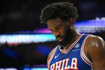 开云体育官网-频频造杀伤！恩比德半场9中5&amp;罚球9中8 得到18分7板3助